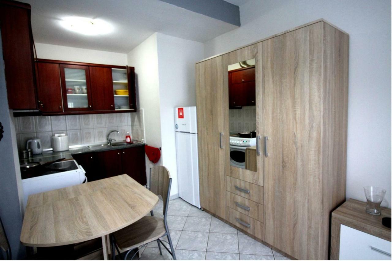 Dimitris Flat Apartment Néoi Epivátai Exterior foto