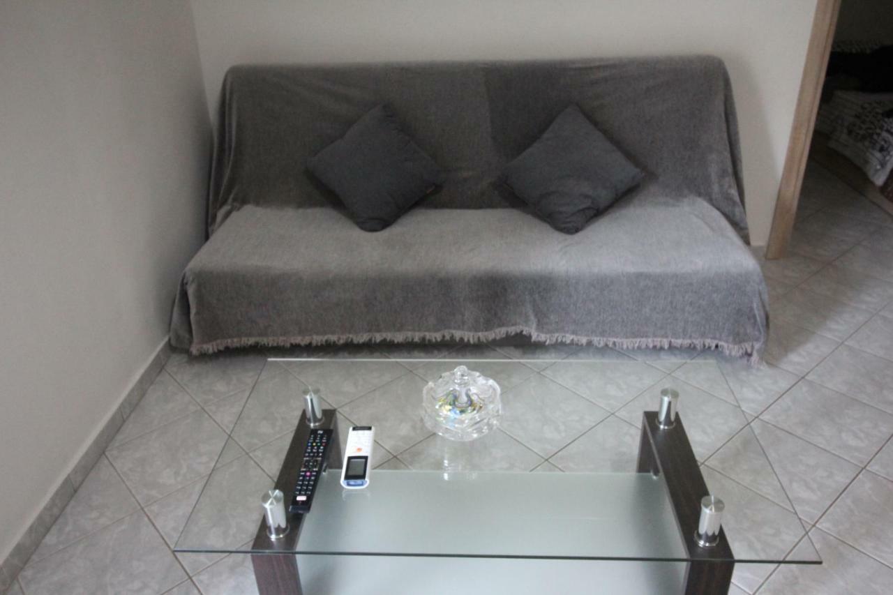 Dimitris Flat Apartment Néoi Epivátai Exterior foto