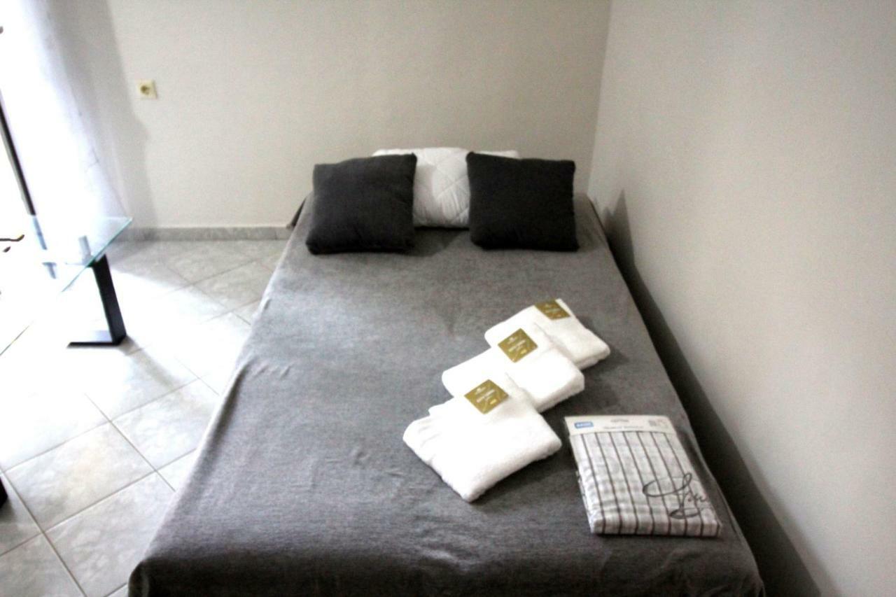 Dimitris Flat Apartment Néoi Epivátai Exterior foto